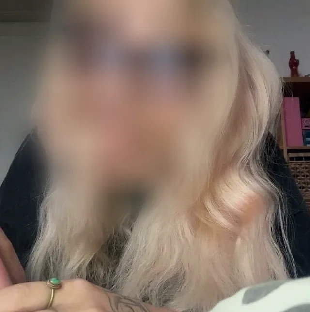Kayleigh, 23