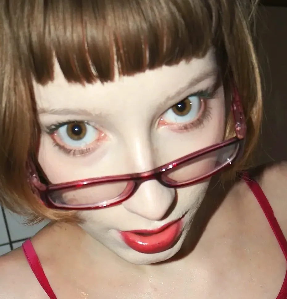 Samantha, 19